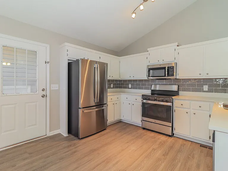 55 Broadlands Dr — Photo 9