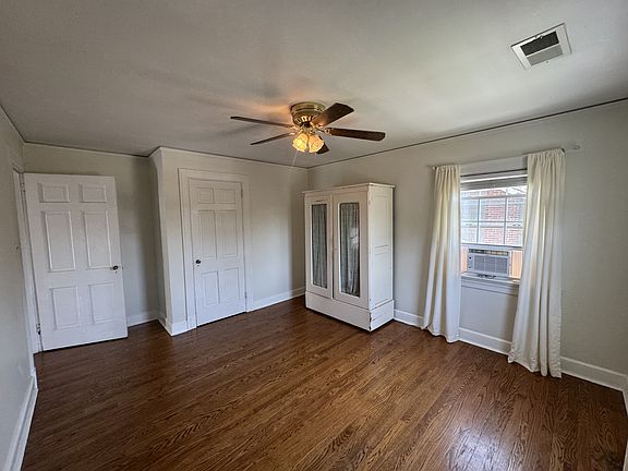 4th image of 310 Yeardley Ave