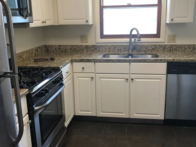 615 S Lincoln St — Photo 7