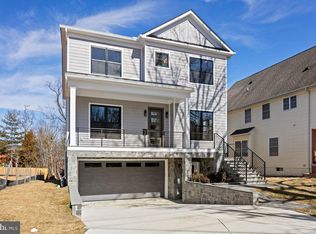 3427 17th St N, Arlington, VA 22205
