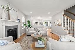 5th image of 28 Fairview Ave