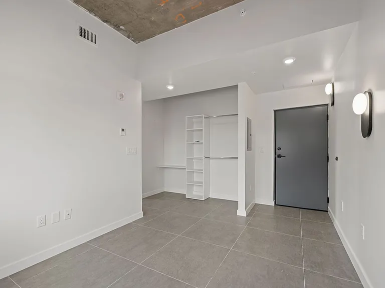 315 NW 32nd St — Photo 28