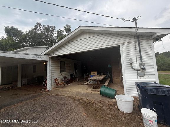 4th image of 1779 Pleasant Hill Rd