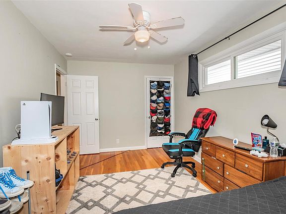 5th image of 211 Monica Dr