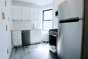 Rented by HOLTON REAL ESTATE INC.