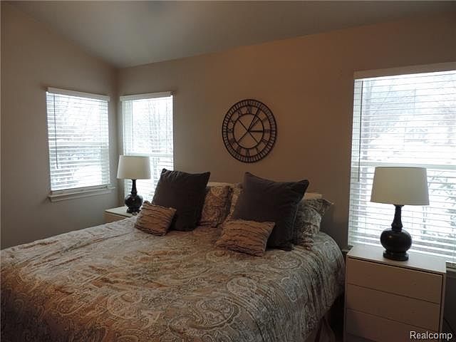 1st image of 670 Milford Glen Dr