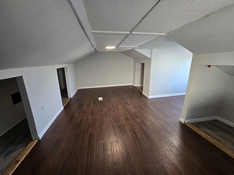 247 Maryland Ave — Photo 8