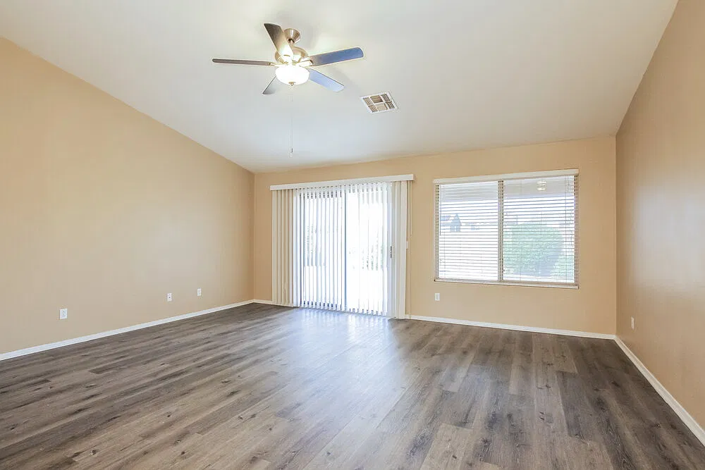 4 bed, 2.0 bath, 1609 sqft, $2,215 — Photo 3