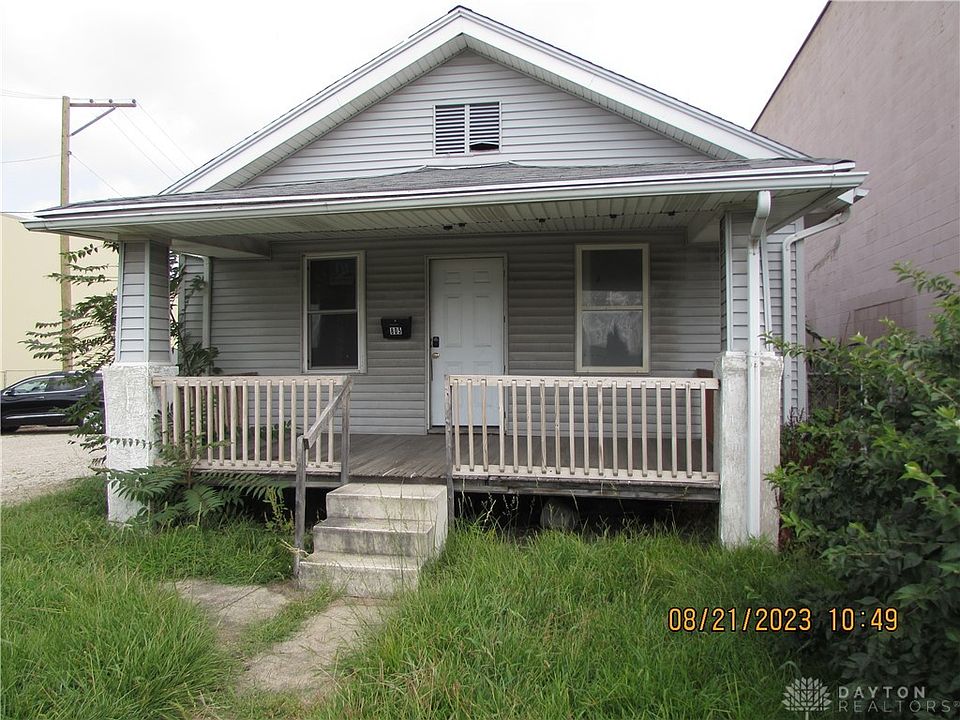 1st image of 805 Leo St