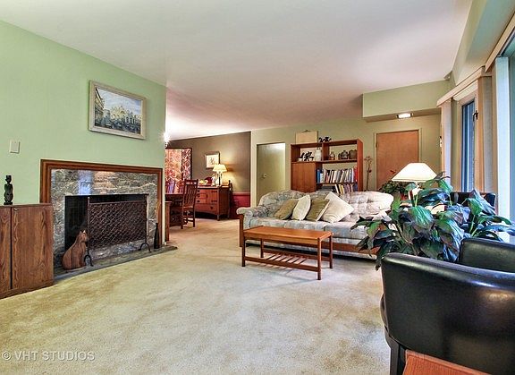 2nd image of 5867 N Kingsdale Ave