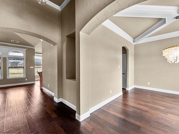 2nd image of 116 Sweet St