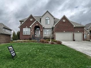 1840 Carnoustie Ct, Oxford, MI 48371