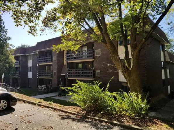 1590 Alta Dr, Whitehall, PA 18052