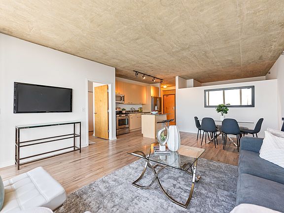 5th image of 1845 S Michigan Ave Unit 1003