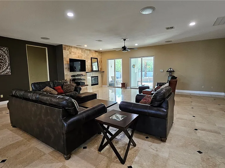 2101 Grand Island Ct — Photo 8
