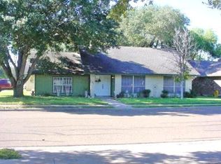 101 Richmond Dr, Victoria, TX 77904