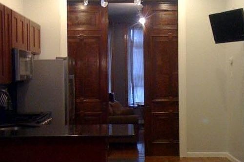 4th image of 235 Jefferson Ave