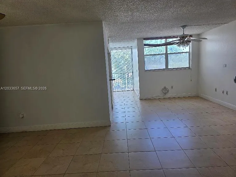 9411 SW 4th St #303 — Photo 3