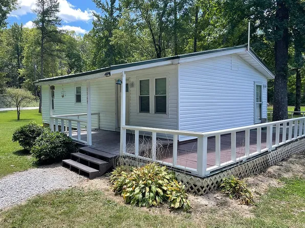 1169 Lake Breeze Dr, Hickory Flat, MS 38633