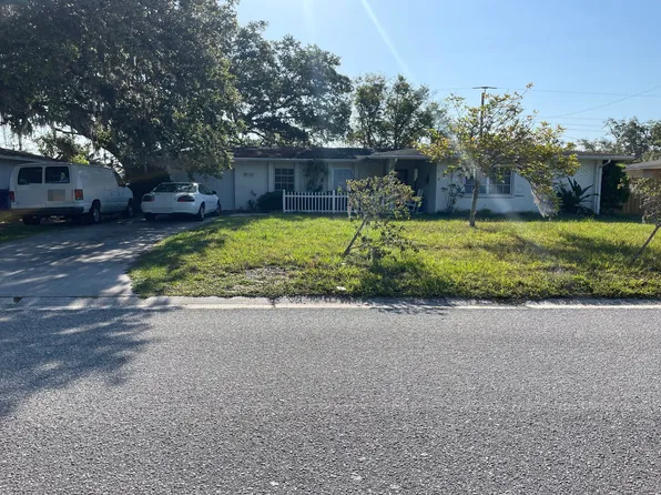 4113 Prudence Dr, Sarasota, FL 34235