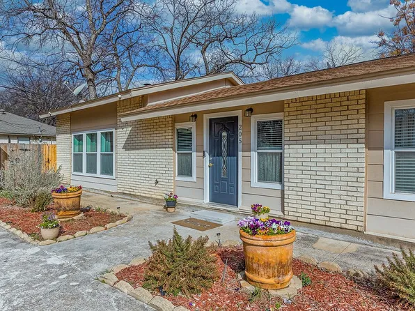 205 Saddle Rd, White Settlement, TX 76108