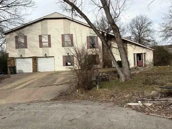 1301 Ravenwood Ct, Bartlesville, OK 74006