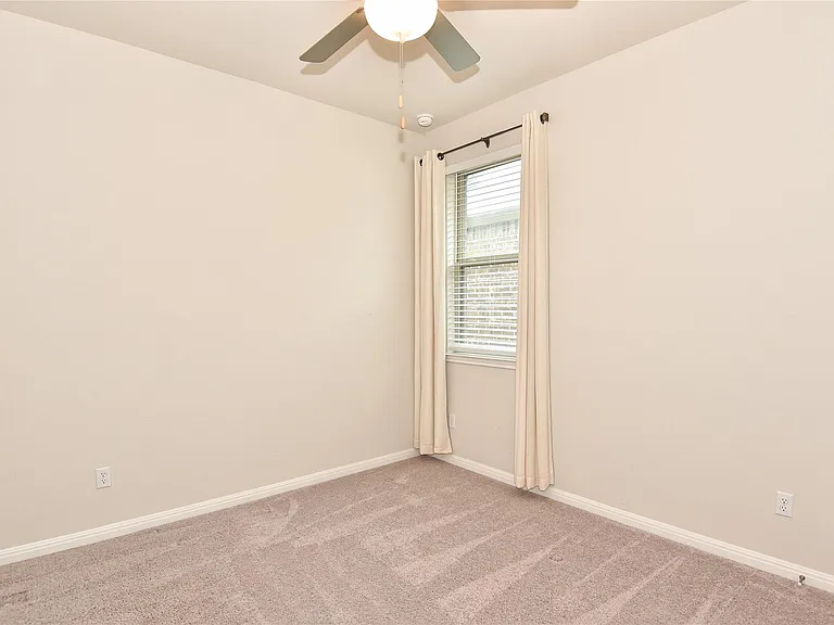 241 Serpens St — Photo 11