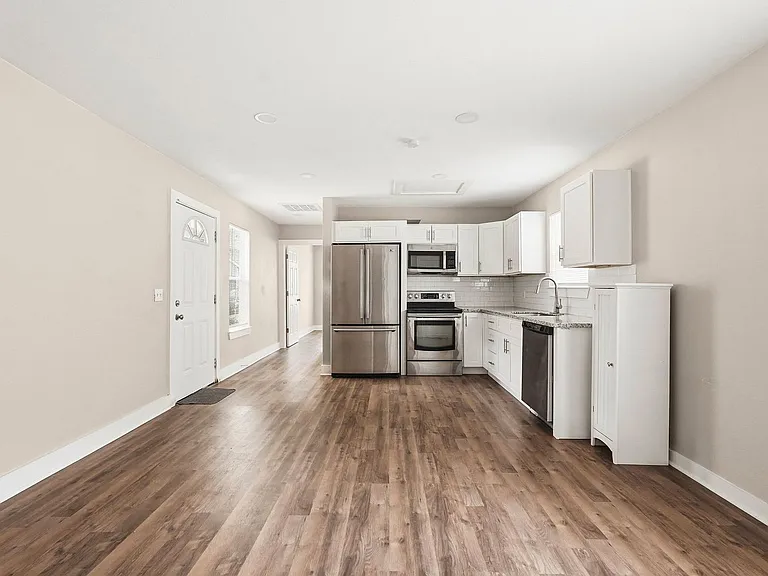 3822 Lila St — Photo 5
