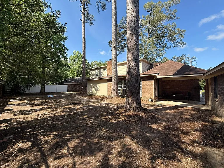 103 Comanche Cir — Photo 18