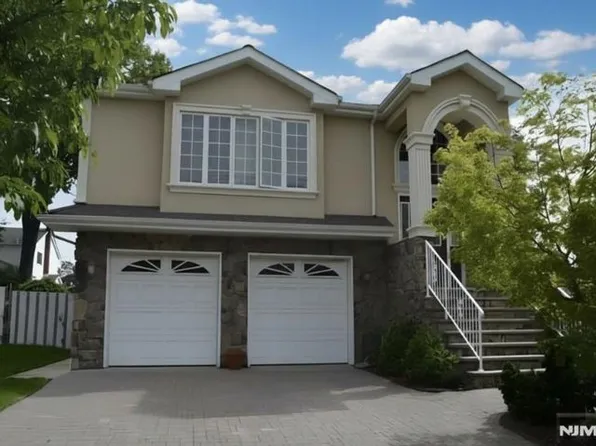 77 McKinley Ave, Lodi, NJ 07644