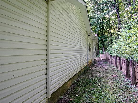 5th image of 1815 Longbottom Rd