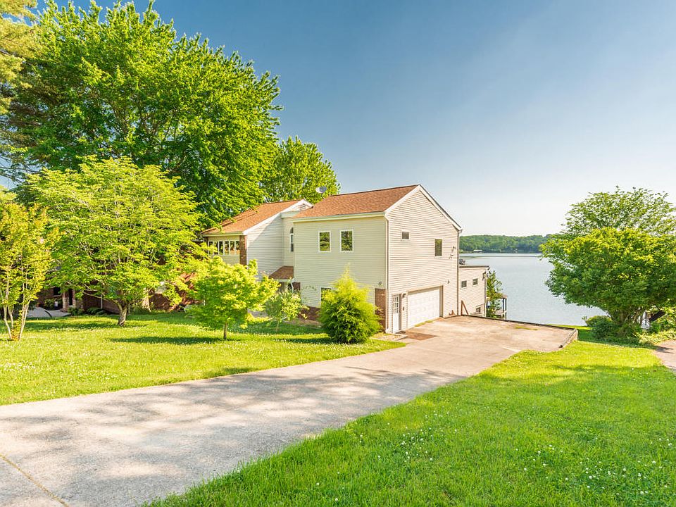 1st image of 3000 Sandy Shore Dr