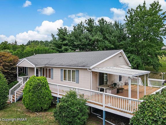 3rd image of 100 Beltzville Dr