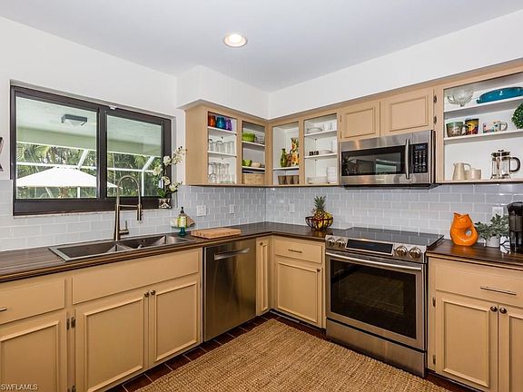 4th image of 630 Lewis Ct