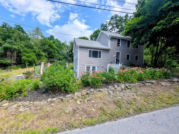 122 Castle High Road, Middletown, NY 10940