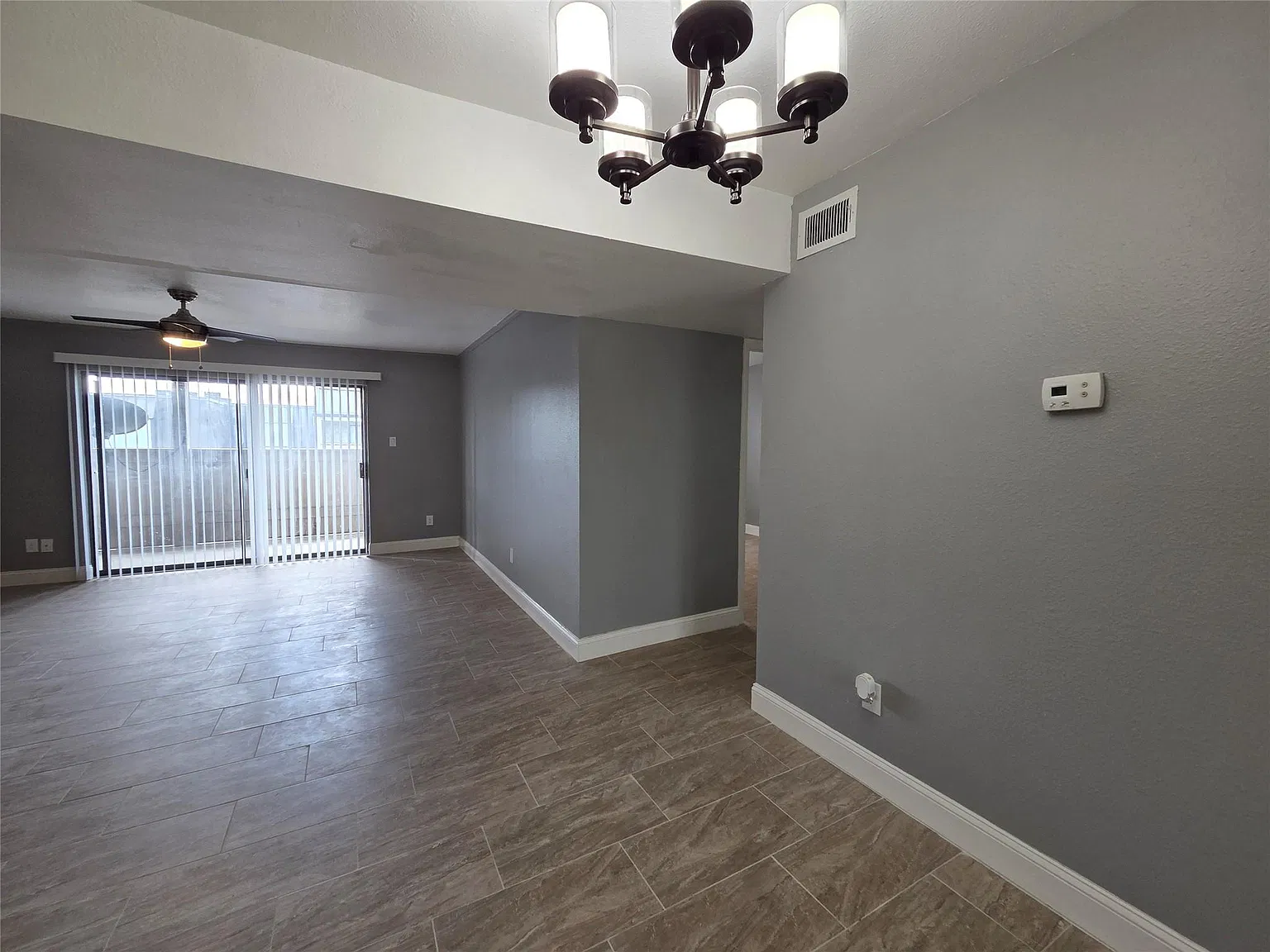 2 bed, 2.0 bath, 1092 sqft, $1,400 — Photo 3