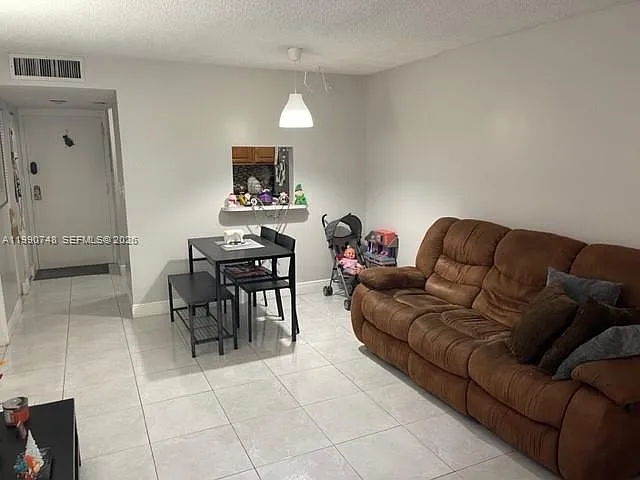 Building Photo - 14421 N Kendall Dr #407M