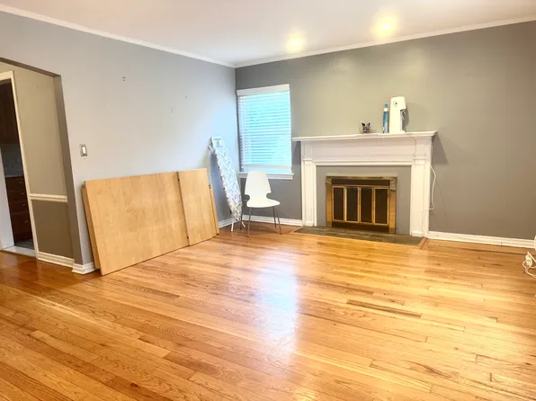 18 Linden St #1, Great Neck, NY 11021