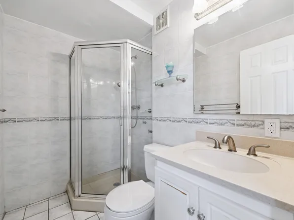 75-22 Parsons Boulevard image 14 of 21