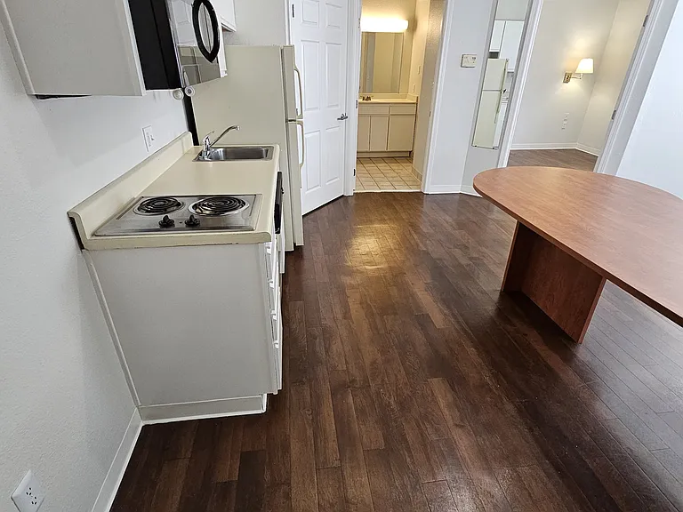 Main Street Residences — Photo 22