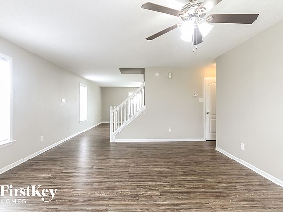 2nd image of 1929 Fountain Cir