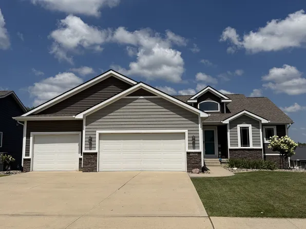 1245 Veterans Memorial Dr, Carlisle, IA 50047