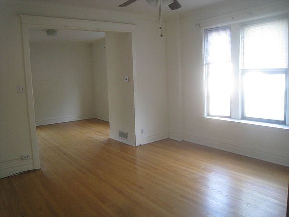 2nd image of 4036 N Hoyne Ave APT 2N
