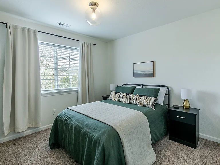1241 Masters Ave — Photo 6