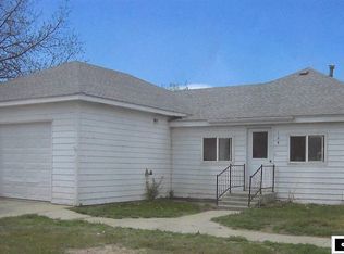 128 W 3rd St, Lingle, WY 82223