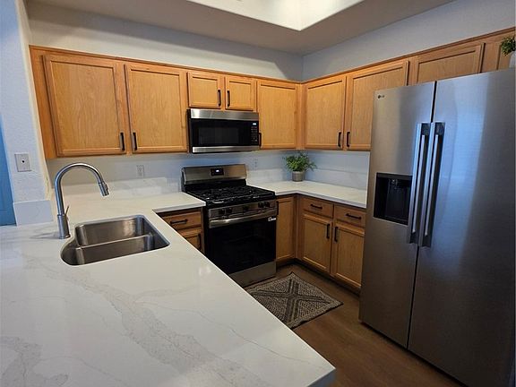 2nd image of 2305 W Horizon Ridge Pkwy APT 814