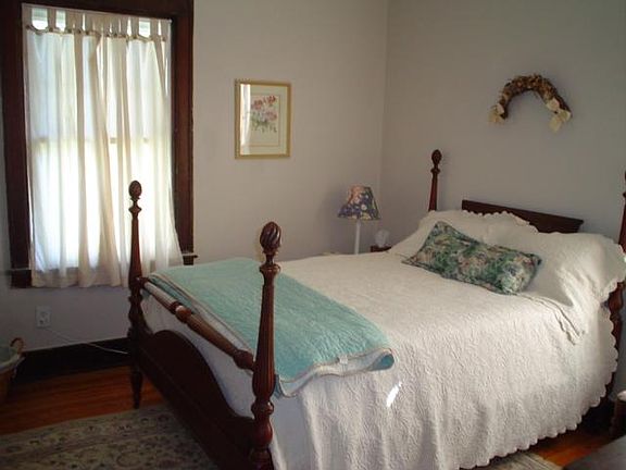 5th image of 1904 Roanoke Ave