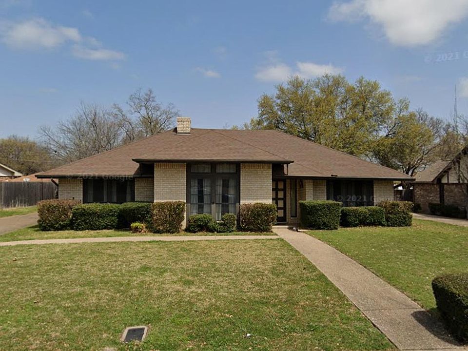 1st image of 305 Chartwell Dr