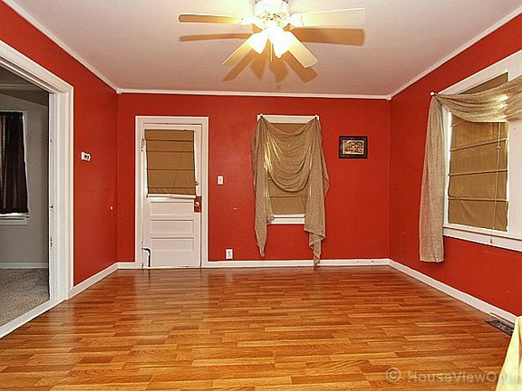 5th image of 429 N Shawnee Blvd