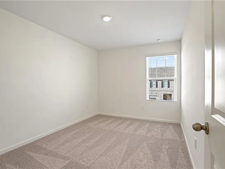 541 Magnolia Cir — Photo 17